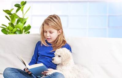 Hunde helfen lesen